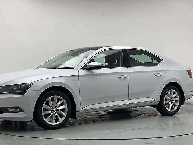 Used 2019 Skoda Superb in Delhi