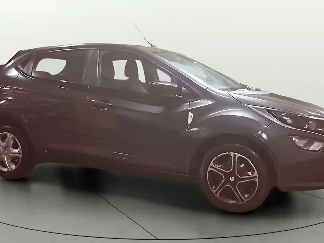 Used 2020 Tata Altroz in Surat