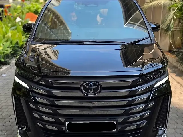 Used 2025 Toyota Vellfire in Mumbai