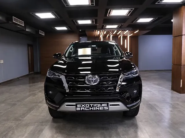 Used 2025 Toyota Fortuner in Lucknow