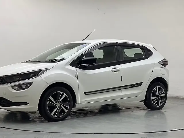 Used 2021 Tata Altroz in Delhi