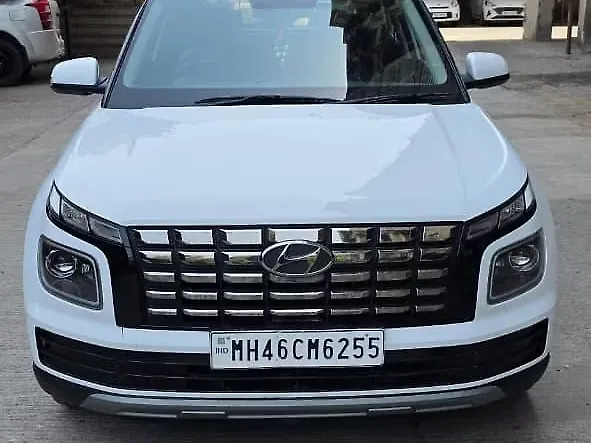 Used 2024 Hyundai Venue in Mumbai Used 2024 Hyundai Venue in Mumbai