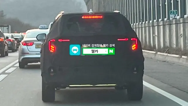 Kia Seltos facelift test mule spotted with new taillights Kia Seltos facelift test mule spotted with new taillights