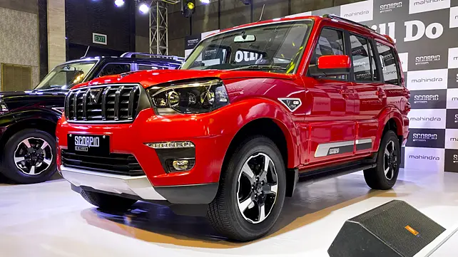 Mahindra Scorpio Classic unveiled; India launch on 20 August Mahindra Scorpio Classic unveiled; India launch on 20 August