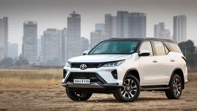 Toyota Fortuner Legender 4x4 gets manual transmission Toyota Fortuner Legender 4x4 gets manual transmission