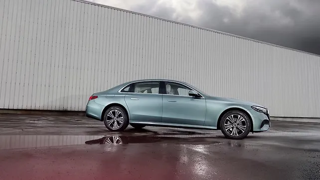 Mercedes-Benz E-Class LWB Gets New Verde Silver Colour; Prices Slashes After GST 2.0 Mercedes-Benz E-Class LWB Gets New Verde Silver Colour; Prices Slashes After GST 2.0