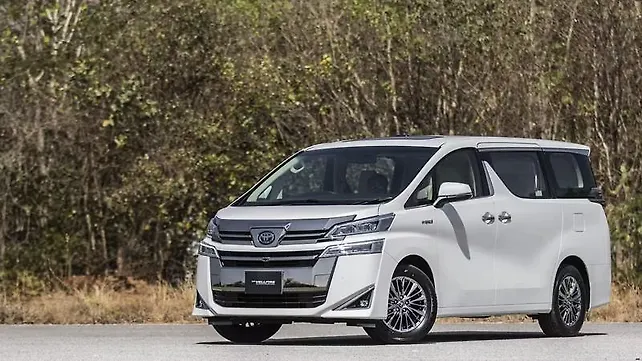 Toyota now offering eight year warranty on hybrid electric batteries Toyota now offering eight year warranty on hybrid electric batteries