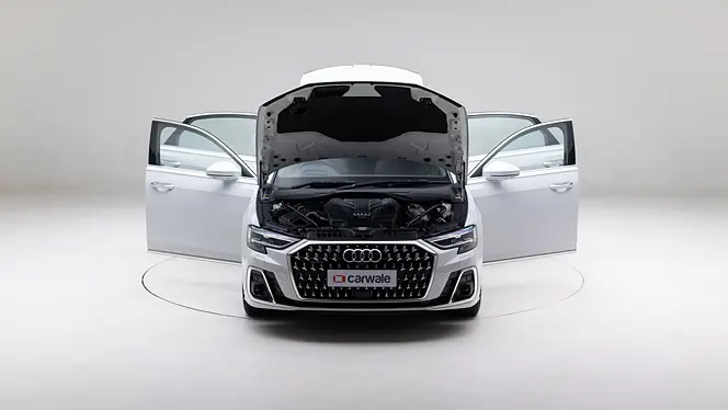 Audi A8 L 360° View Open