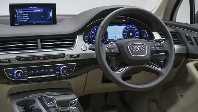 Audi Q7 2015 360° View Interior