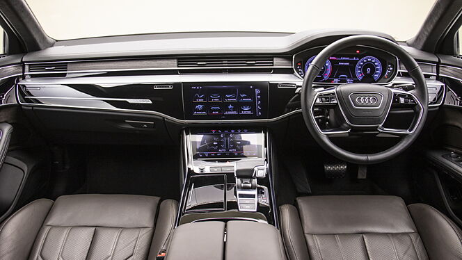 Audi A8 L 360° View Interior