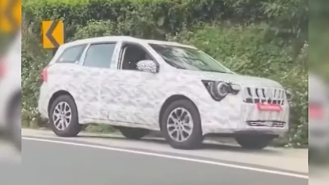 Mahindra XUV700 Facelift