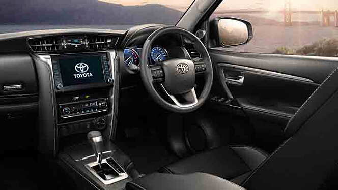 Toyota Fortuner 360° View Interior