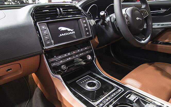 Jaguar XE [2016-2019] Interior