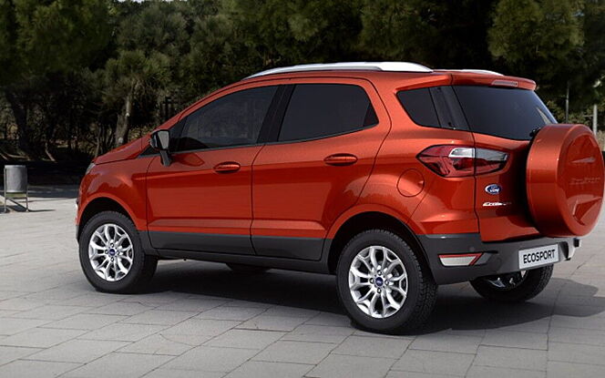 Ford EcoSport [2015-2017] Rear Left View