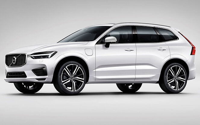 Volvo XC60 [2017-2021] Front Right View
