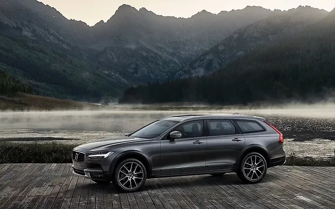 Volvo V90 Cross Country Exterior Volvo V90 Cross Country Exterior