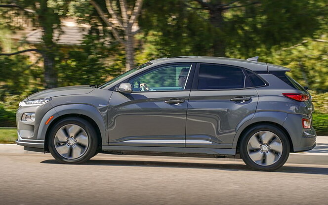 Hyundai e on sale kona price