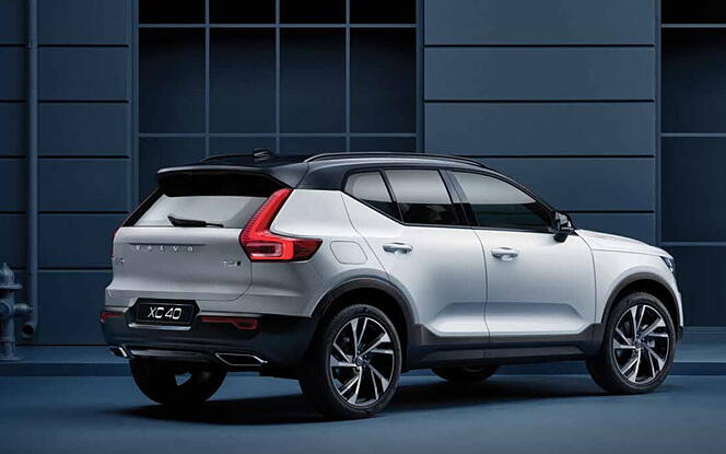 Volvo XC40 [2018-2022] Right Rear View