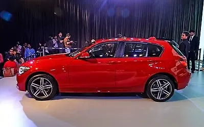 BMW 1 Series Front Left View BMW 1 Series Front Left View