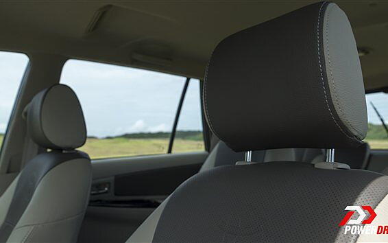 Toyota Innova [2013-2014] Front-Seats