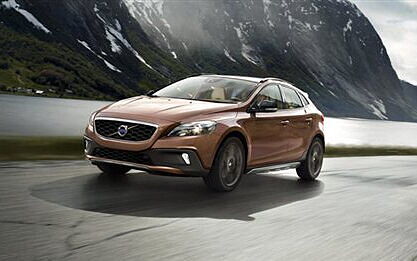 Volvo V40 Cross Country [2013-2016] Front Left View