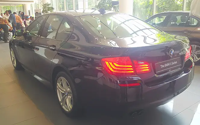 BMW 5 Series [2013-2017] Rear Left View