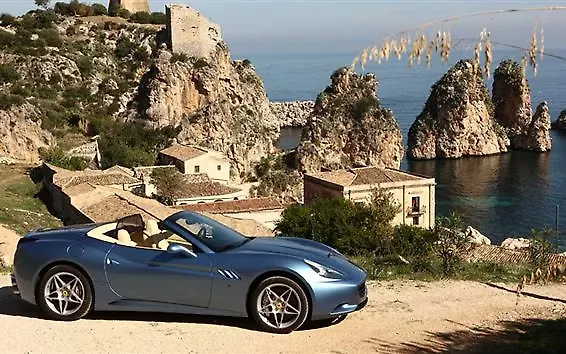 Ferrari California Right Side Ferrari California Right Side