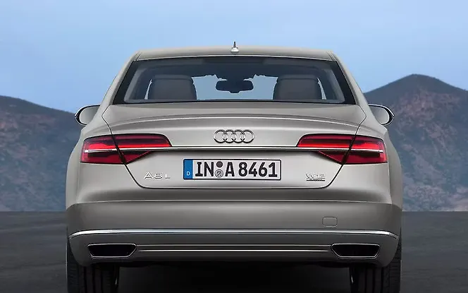 A800 Rear View Audi A8 L 2014