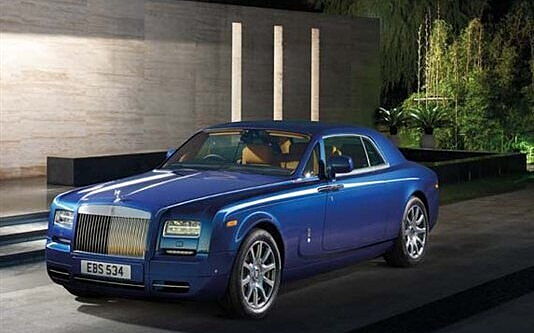 Rolls-Royce Phantom Coupe Front Left View
