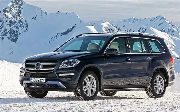 Mercedes-Benz GL Front Left View Mercedes-Benz GL Front Left View