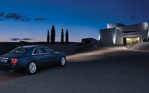Rolls-Royce Ghost Right Rear View