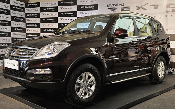Ssangyong Rexton Front Left View