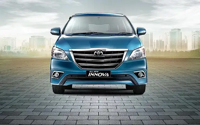 Toyota Innova [2015-2016] Front View