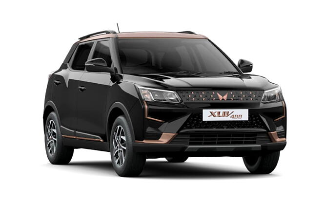 Mahindra XUV400 - Satin Copper, Napoli Black