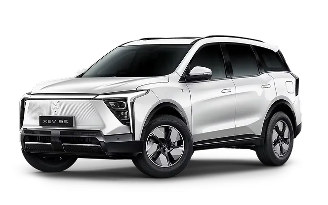 Mahindra XEV 9S Everest White