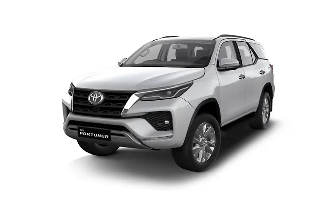 Toyota Fortuner Super White