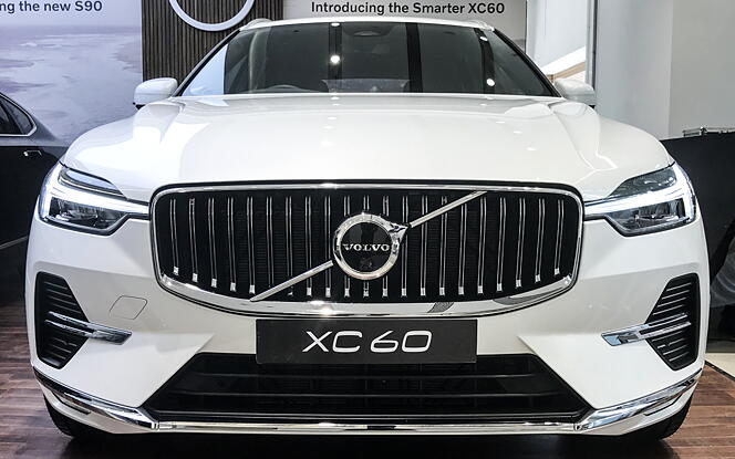 Volvo XC60 Front View