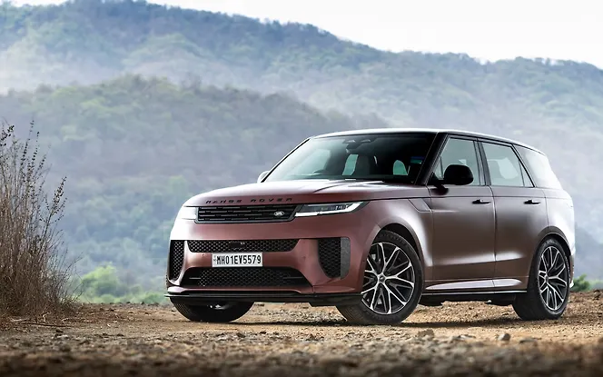 Land Rover Range Rover Front Left View Land Rover Range Rover Front Left View