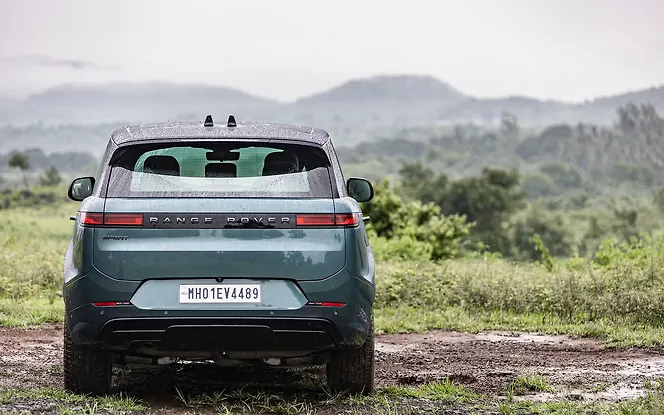 Land Rover Range Rover Sport Rear View