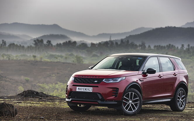 Land Rover Discovery Sport Front Left View