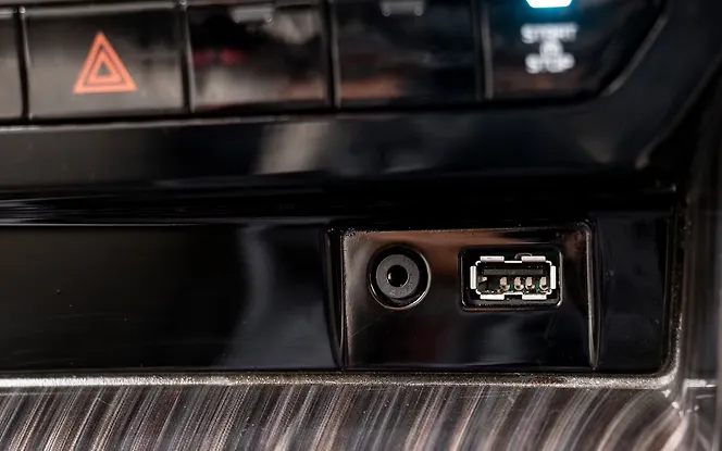 Mahindra Scorpio USB / Charging Port