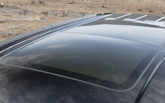 MG Gloster Sunroof