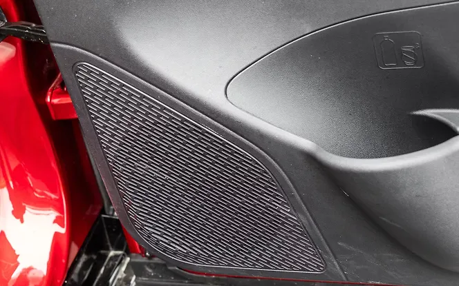 Mahindra XEV 9e Front Speakers