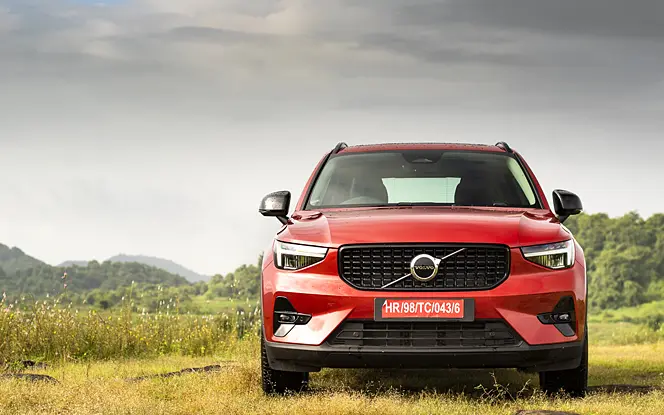 Volvo XC40 Front View