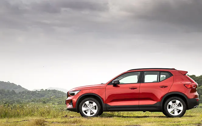 Volvo XC40 Left View