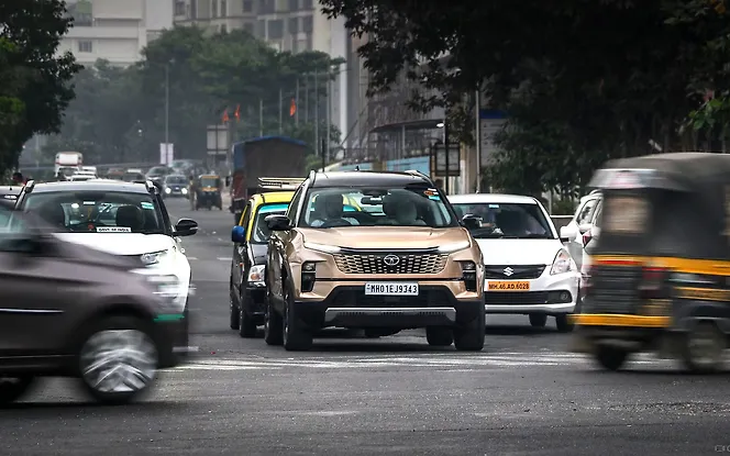 Tata Safari Front View Tata Safari Front View