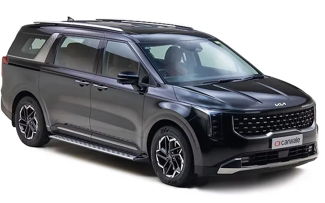Kia Carnival Front Right View