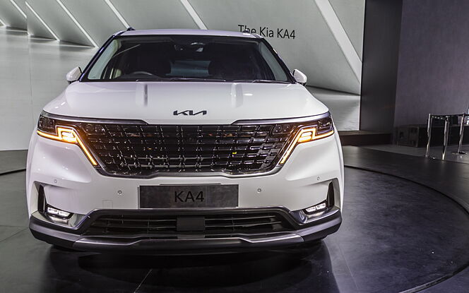Kia New carnival Front View