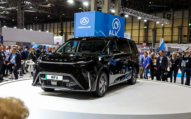 MG M9 EV Front Left View