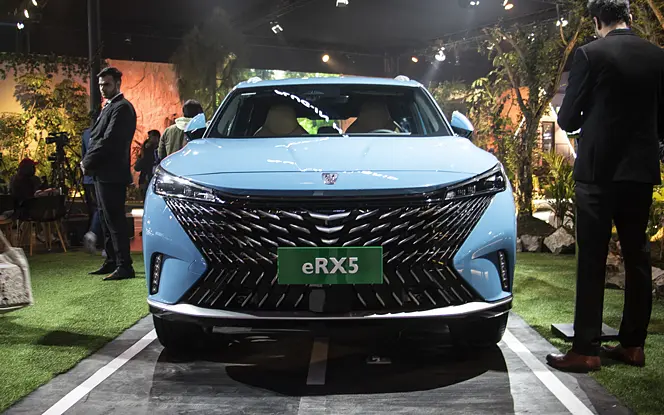 MG eRX5 Front View
